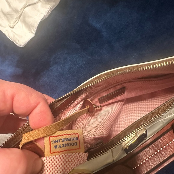 Dooney & Bourke Nile Collection White Croc Large Hobo handbag - Picture 10 of 10